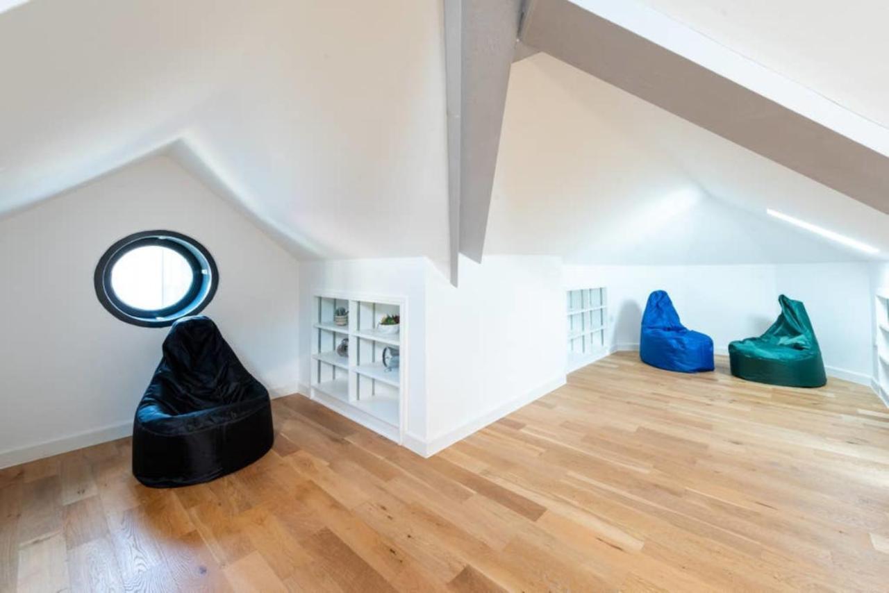 Bright And Big Apartment Uxbridge Exteriör bild